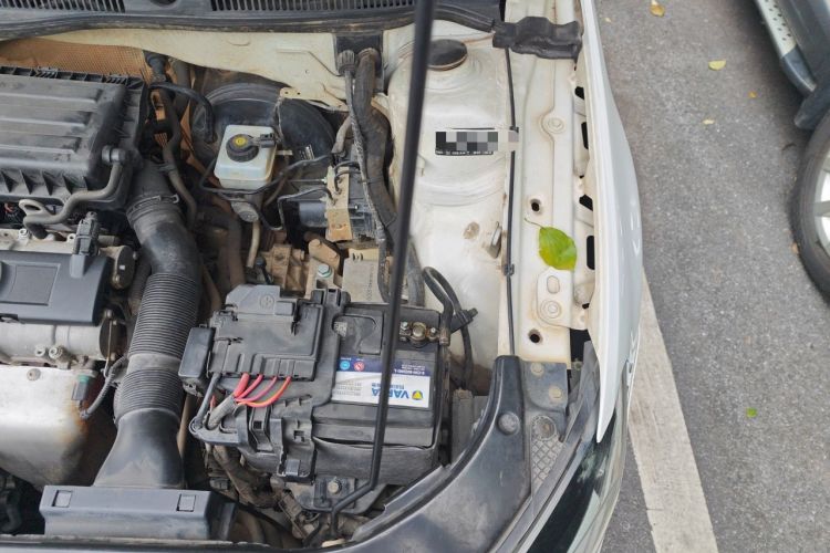 Used Volkswagen Bora 2015 Value Edition 1.6L Automatic Comfort Version Engine Bay Left