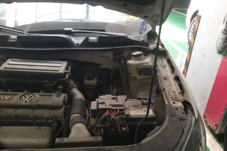 Used Volkswagen Bora 2015 Value Edition 1.6L Automatic Comfort Version Engine Bay Left