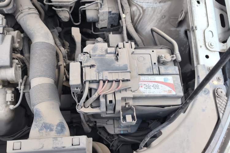 Used Volkswagen Bora 2015 Value Edition 1.6L Manual Fashionable Style Engine Bay Left