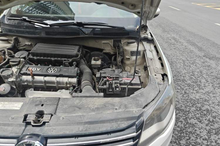 Used Volkswagen Bora 2015 Value Edition 1.6L Automatic Comfort Version Engine Bay Left