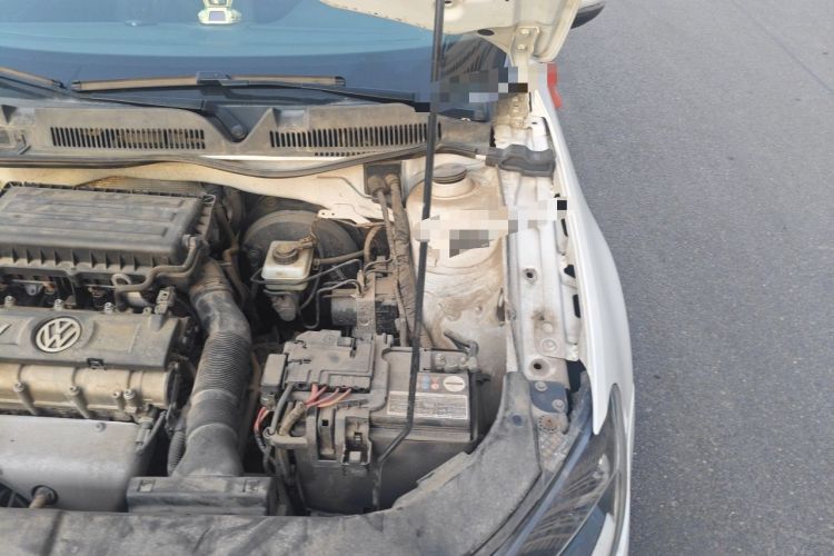 Used Volkswagen Bora 2015 Zhuihui Edition 1.6L Manual Comfort Model Engine Bay Left