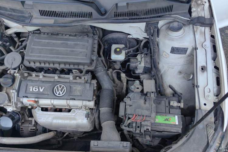 Used Volkswagen Bora 2015 Zhuihui Edition 1.6L Manual Comfort Model Engine Bay Left