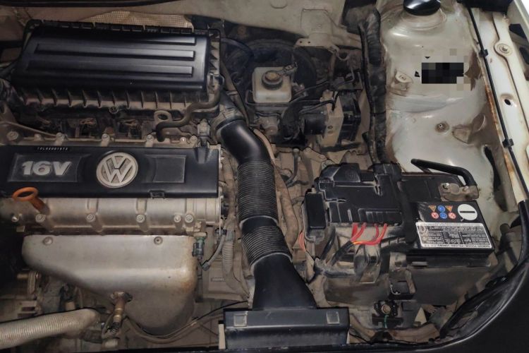Used Volkswagen Bora 2015 Value Edition 1.6L Automatic Comfort Version Engine Bay Left