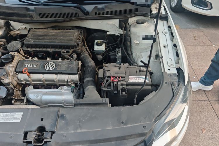 Used Volkswagen Bora 2015 Zhuihui Edition 1.6L Manual Comfort Model Engine Bay Left