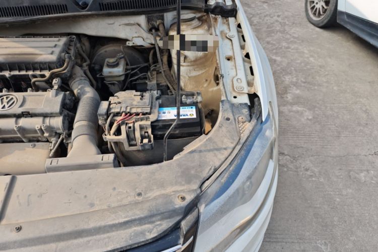 Used Volkswagen Bora 2015 Zhuihui Edition 1.6L Manual Comfort Model Engine Bay Left