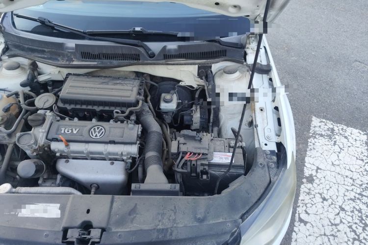 Used Volkswagen Bora 2015 Qihui Edition 1.6L Automatic Fashion Model Engine Bay Left