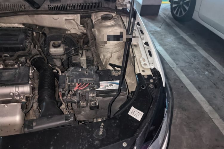 Used Volkswagen Bora 2015 Value Edition 1.6L Automatic Comfort Version Engine Bay Left