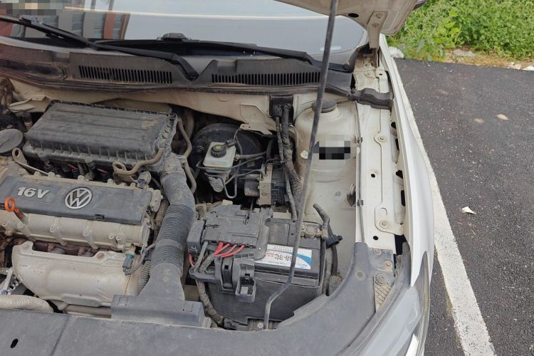 Used Volkswagen Bora 2015 Zhuihui Edition 1.6L Manual Comfort Model Engine Bay Left
