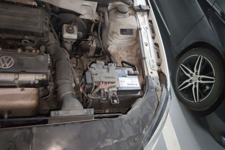 Used Volkswagen Bora 2015 Value Edition 1.6L Automatic Comfort Version Engine Bay Left