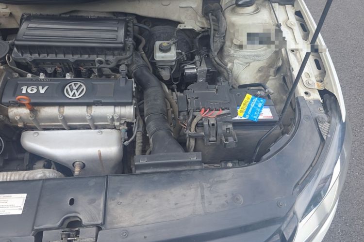Used Volkswagen Bora 2015 Value Edition 1.6L Automatic Comfort Version Engine Bay Left