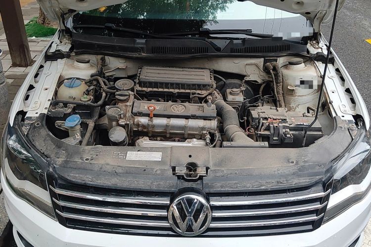 Used Volkswagen Bora 2015 Value Edition 1.6L Automatic Comfort Version Engine Bay