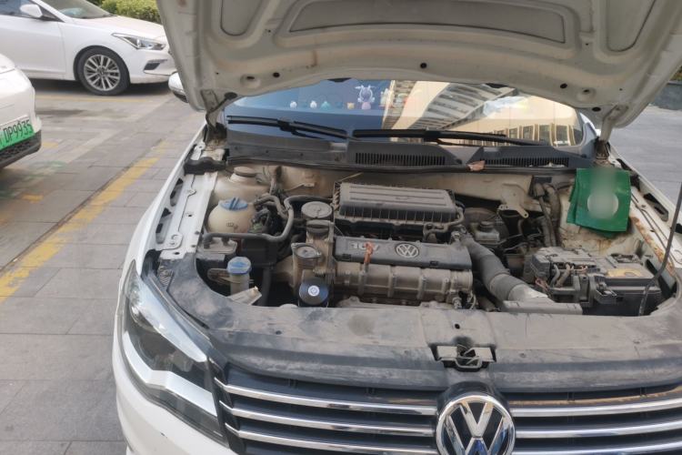 Used Volkswagen Bora 2015 Value Edition 1.6L Automatic Comfort Version Engine Bay Right