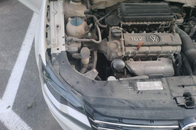 Used Volkswagen Bora 2015 Zhuihui Edition 1.6L Manual Comfort Model Engine Bay Right