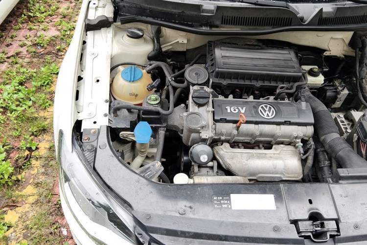 Used Volkswagen Bora 2015 Qihui Edition 1.6L Automatic Fashion Model Engine Bay Right
