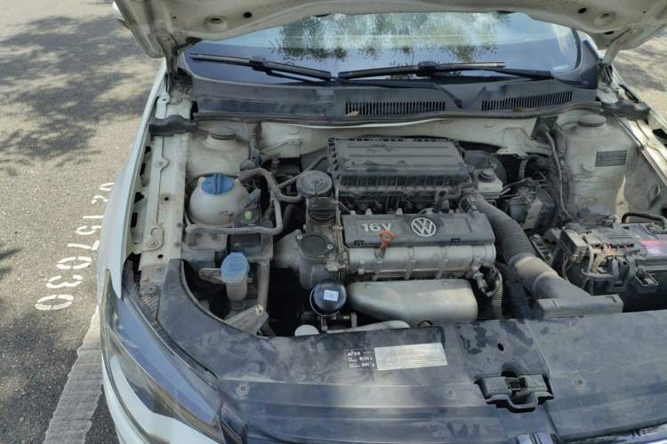 Used Volkswagen Bora 2015 Value Edition 1.6L Automatic Comfort Version Engine Bay Right