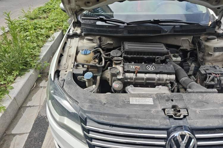 Used Volkswagen Bora 2015 Value Edition 1.6L Automatic Comfort Version Engine Bay Right