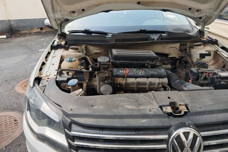 Used Volkswagen Bora 2015 Zhuihui Edition 1.6L Manual Comfort Model Engine Bay Right