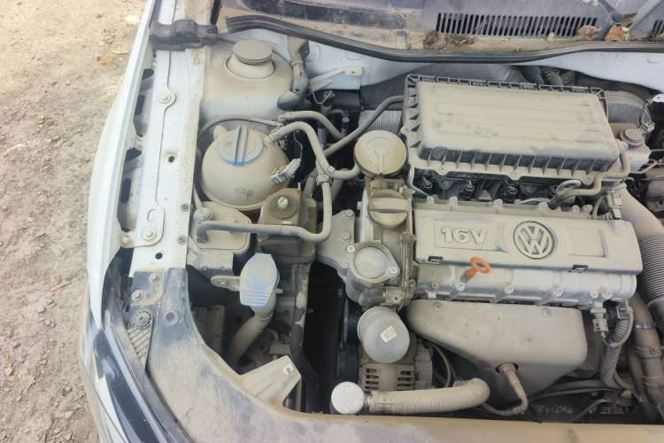 Used Volkswagen Bora 2015 Qihui Edition 1.6L Automatic Fashion Model Engine Bay Right