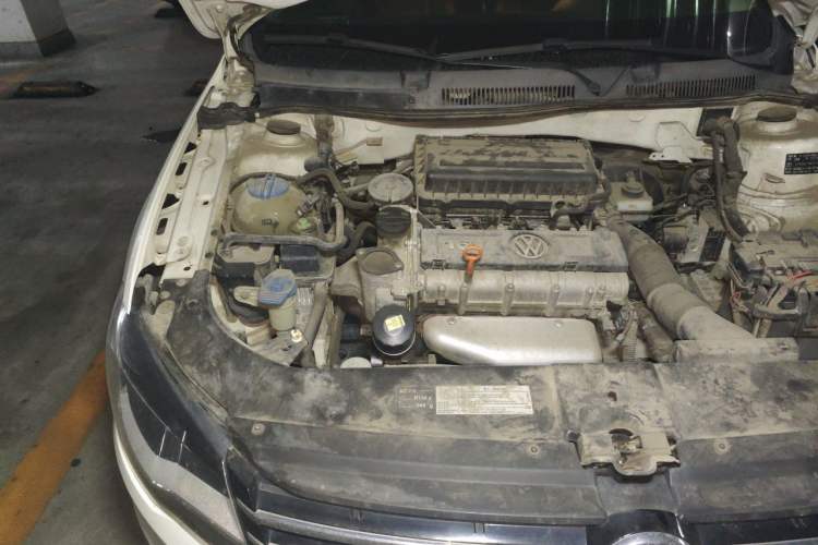 Used Volkswagen Bora 2015 Qihui Edition 1.6L Automatic Fashion Model Engine Bay Right