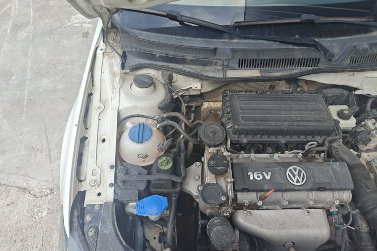 Used Volkswagen Bora 2015 Value Edition 1.6L Automatic Comfort Version Engine Bay Right