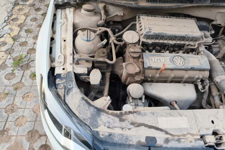 Used Volkswagen Bora 2015 Value Edition 1.6L Automatic Comfort Version Engine Bay Right
