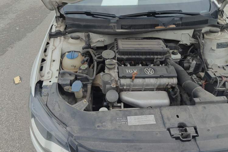 Used Volkswagen Bora 2015 Value Edition 1.6L Automatic Comfort Version Engine Bay Right