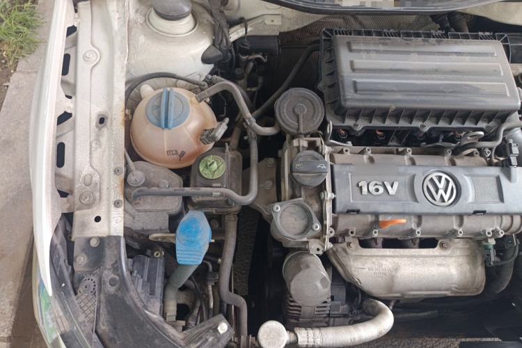 Used Volkswagen Bora 2015 Qihui Edition 1.6L Automatic Fashion Model Engine Bay Right