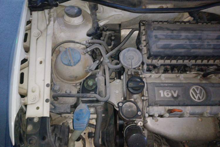 Used Volkswagen Bora 2015 Qihui Edition 1.6L Automatic Fashion Model Engine Bay Right
