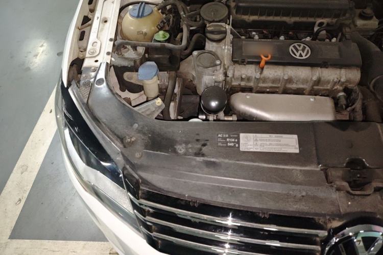 Used Volkswagen Bora 2015 Zhuihui Edition 1.6L Manual Comfort Model Engine Bay Right