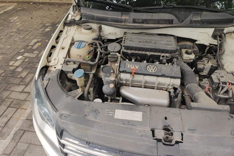 Used Volkswagen Bora 2015 Zhuihui Edition 1.6L Manual Comfort Model Engine Bay Right