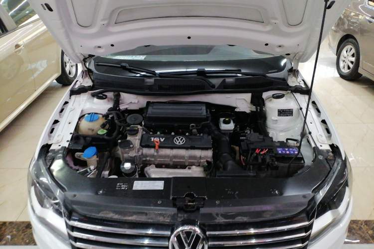 Used Volkswagen Bora 2015 Value Edition 1.6L Manual Fashionable Style Engine Bay