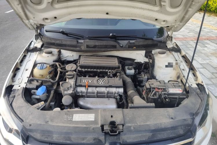 Used Volkswagen Bora 2015 Value Edition 1.6L Automatic Comfort Version Engine Bay