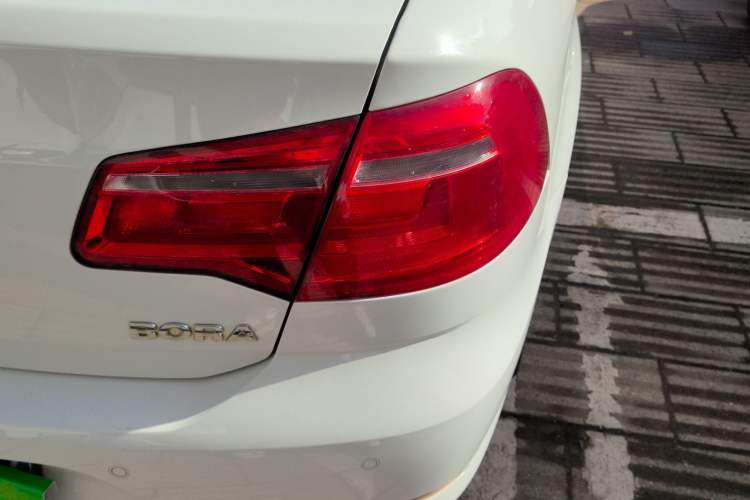 Used Volkswagen Bora 2015 Qihui Edition 1.6L Automatic Fashion Model Exterior 2