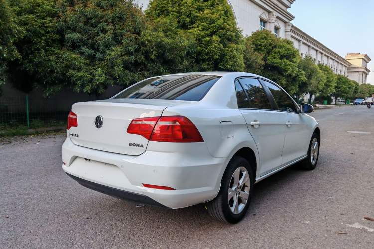 Used Volkswagen Bora 2015 Qihui Edition 1.6L Automatic Fashion Model Exterior 5