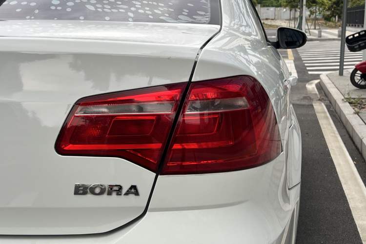 Used Volkswagen Bora 2015 Qihui Edition 1.6L Automatic Fashion Model Exterior 6