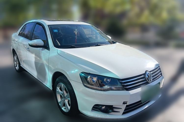 Used Volkswagen Bora 2015 Value Edition 1.6L Automatic Comfort Version Front Right 45 Deg
