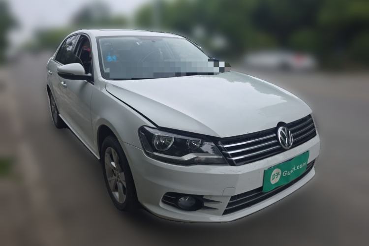 Used Volkswagen Bora 2015 Value Edition 1.6L Automatic Comfort Version Front Right 45 Deg
