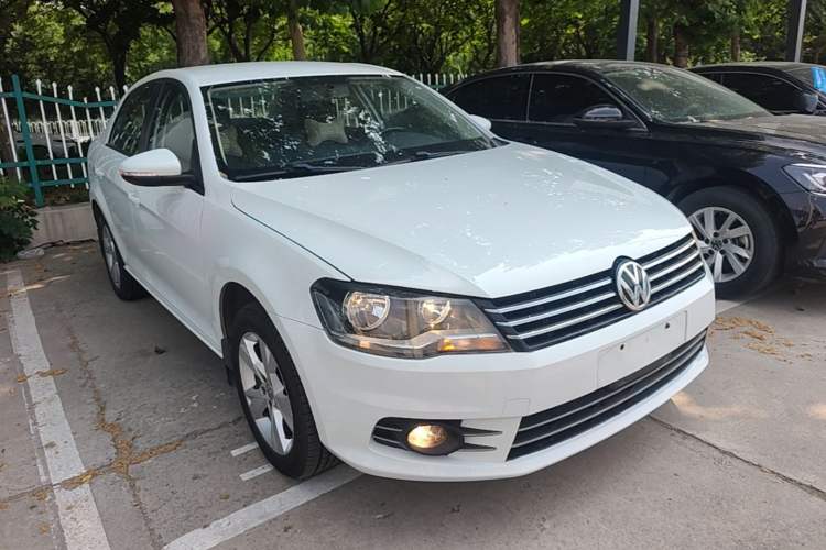 Used Volkswagen Bora 2015 Qihui Edition 1.6L Automatic Fashion Model Front Right 45 Deg