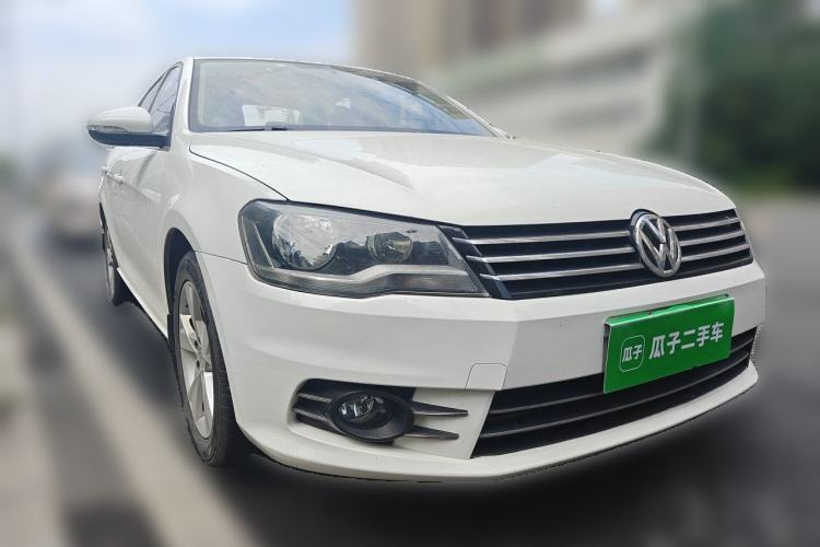 Used Volkswagen Bora 2015 Value Edition 1.6L Automatic Comfort Version Front Right 45 Deg