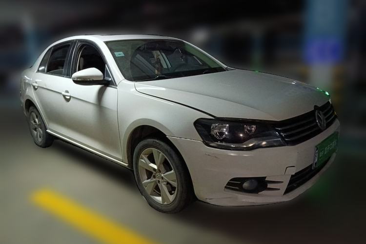 Used Volkswagen Bora 2015 Value Edition 1.6L Automatic Comfort Version Front Right 45 Deg