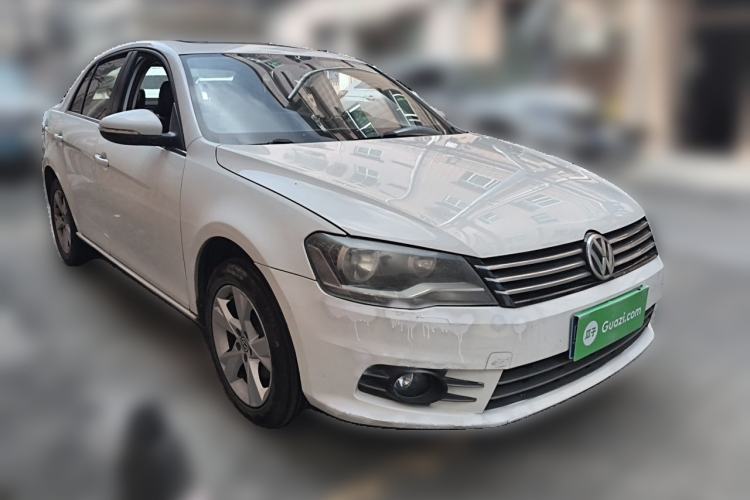 Used Volkswagen Bora 2015 Value Edition 1.6L Automatic Comfort Version Front Right 45 Deg
