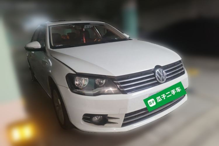 Used Volkswagen Bora 2015 Value Edition 1.6L Automatic Comfort Version Front Right 45 Deg