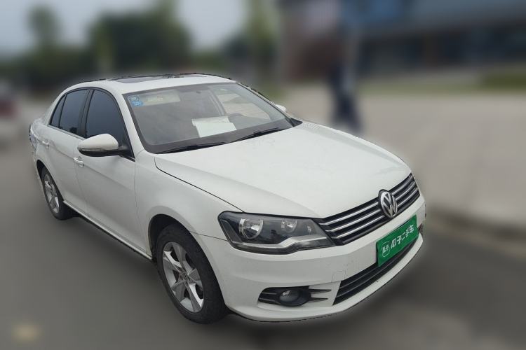 Used Volkswagen Bora 2015 Value Edition 1.6L Automatic Comfort Version Front Right 45 Deg