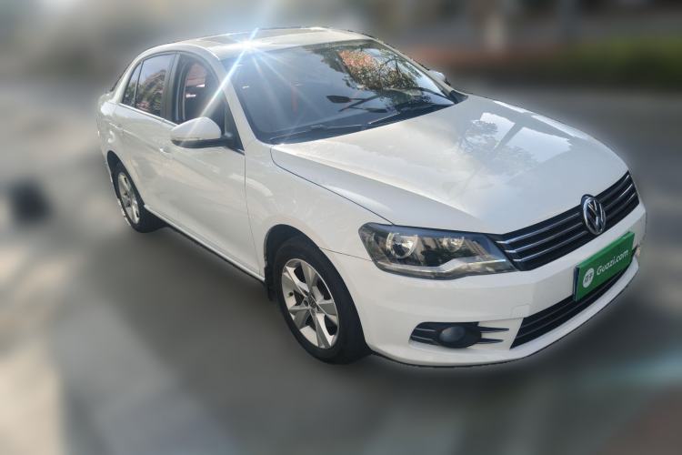 Used Volkswagen Bora 2015 Value Edition 1.6L Automatic Comfort Version Front Right 45 Deg