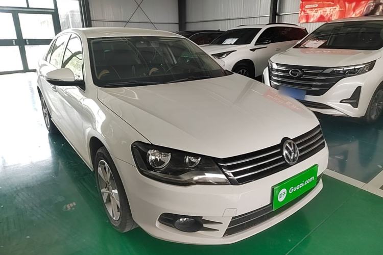 Used Volkswagen Bora 2015 Value Edition 1.6L Manual Fashionable Style Front Right 45 Deg