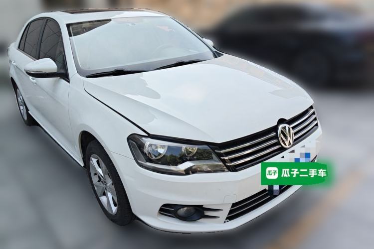 Used Volkswagen Bora 2015 Value Edition 1.6L Automatic Comfort Version Front Right 45 Deg