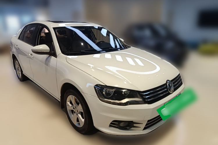 Used Volkswagen Bora 2015 Value Edition 1.6L Automatic Comfort Version Front Right 45 Deg