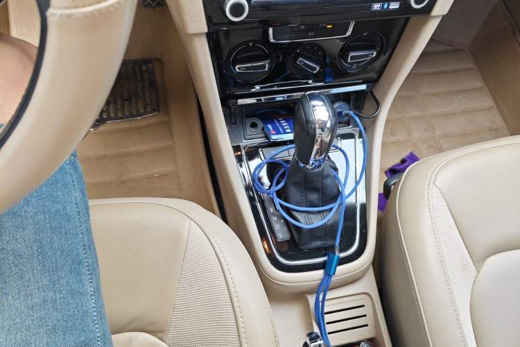 Used Volkswagen Bora 2015 Qihui Edition 1.6L Automatic Fashion Model Gear Lever