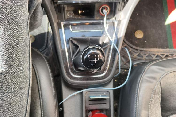 Used Volkswagen Bora 2015 Zhuihui Edition 1.6L Manual Comfort Model Gear Lever