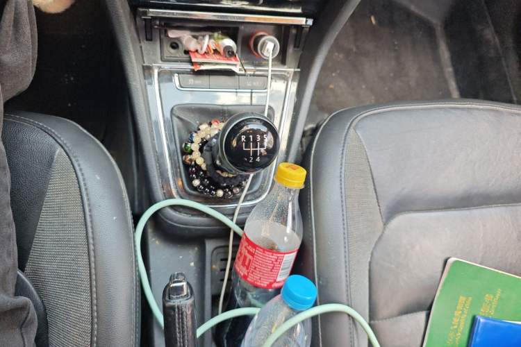 Used Volkswagen Bora 2015 Zhuihui Edition 1.6L Manual Comfort Model Gear Lever